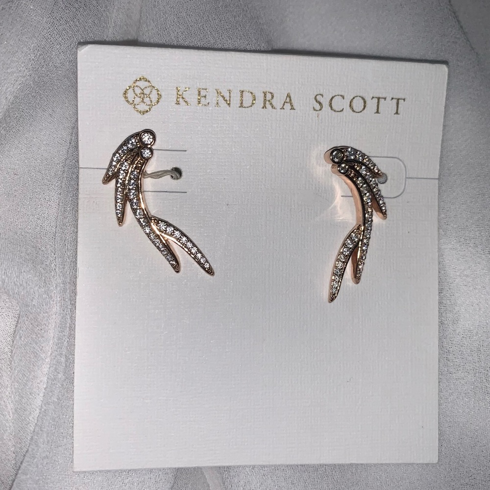 NWT Kendra Scott Rose Gold Tone Crawler CZ Earrings 🎁